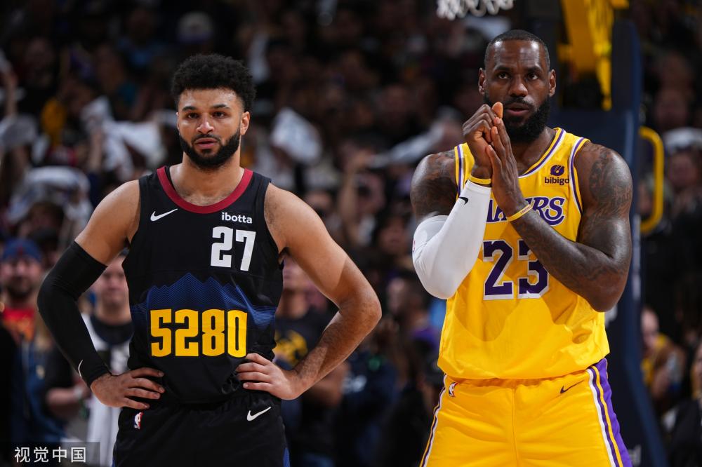 次报道中的 次报道中的